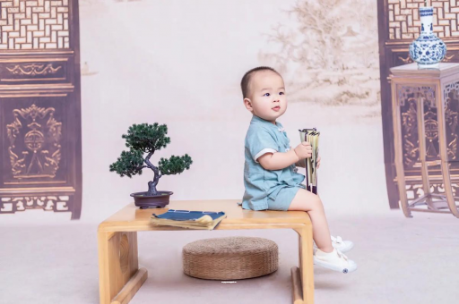 保定孕妇肚子上的黑线
